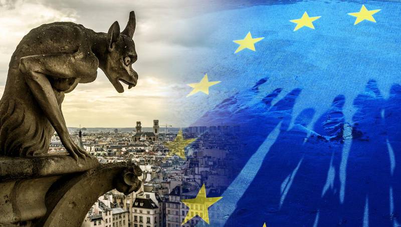 Vissa tror att EU är förstadiet till en kommande världs­regering – även om dessa röster tystnat betydligt de senaste åren. Bilden visar en gargoyle på kyrkan Notre-Dame i Paris. En gargoyle är en figur som till hälften föreställer ängel och till hälften demon.