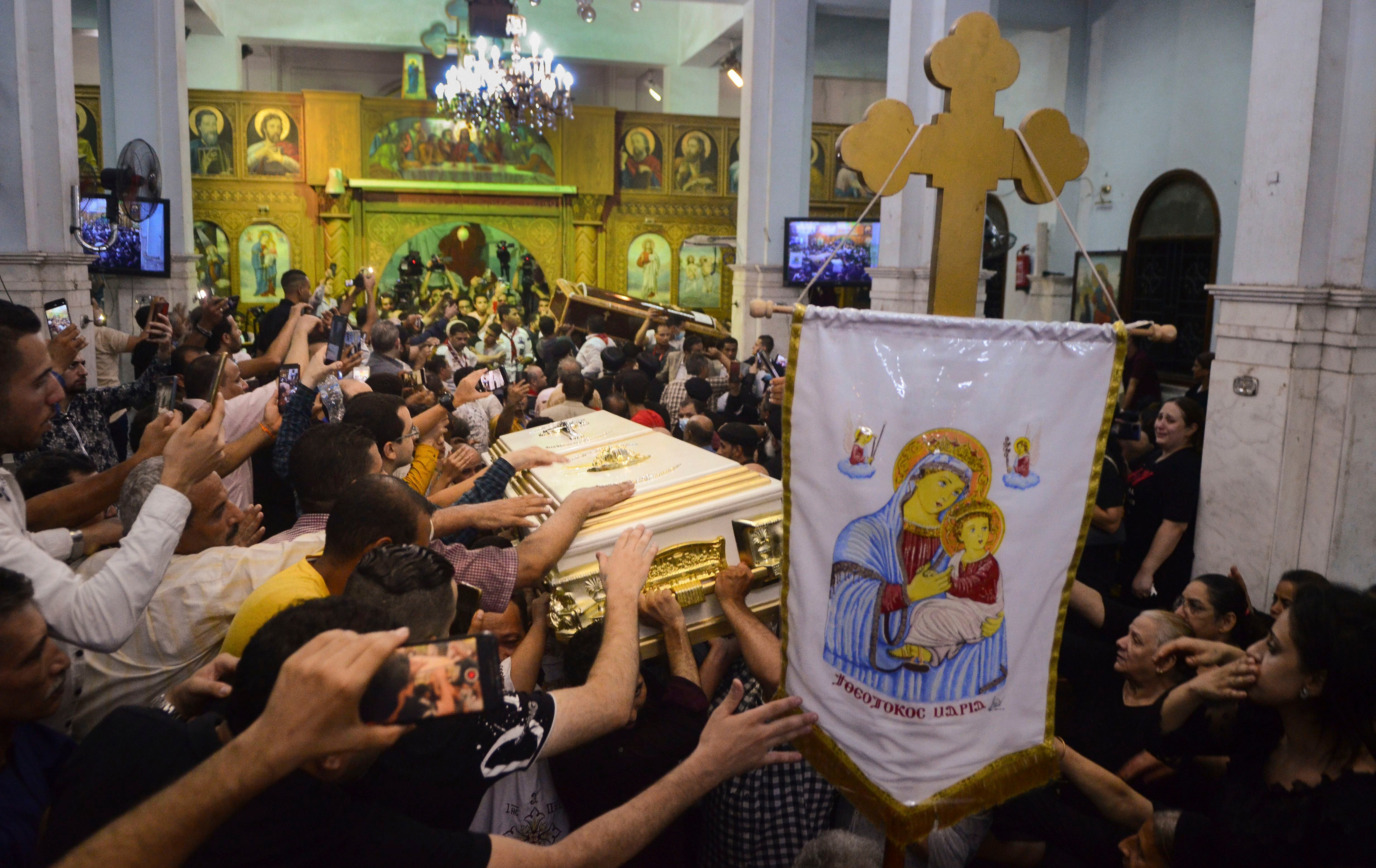 Stor sorg bland Egyptens kristna efter kyrkbrand