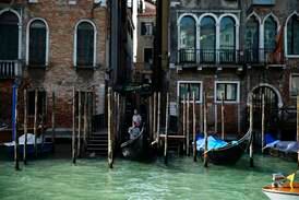 Venedig tar inträde till Markuskyrkan för att begränsa turismen