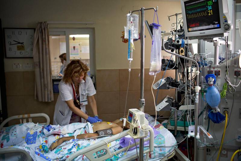 Flera tusen skadade från striderna i Syrien har fått vård i Israel de senaste fem åren. Bilden är från ett sjukhus i Safed.