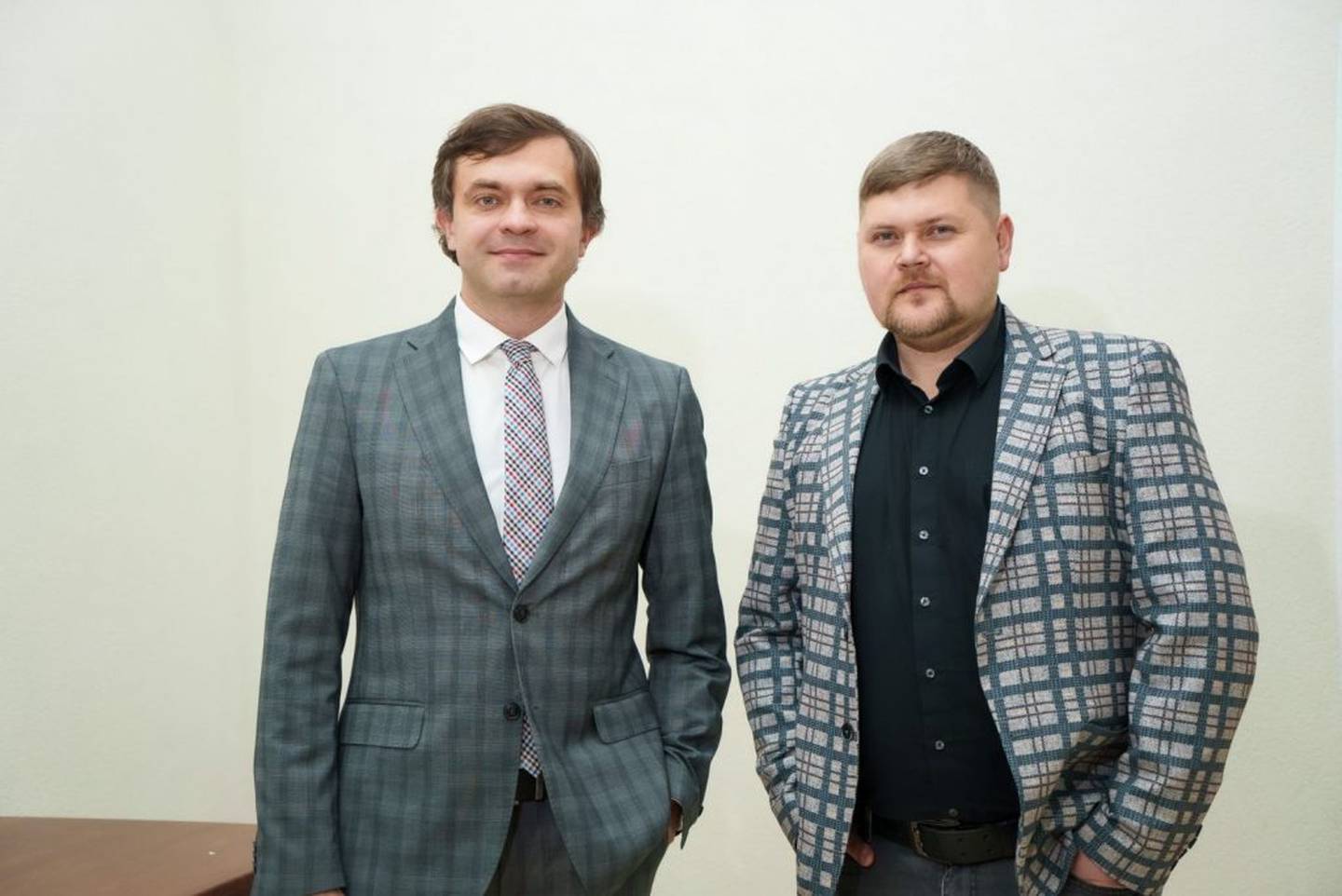 Vitalij Vinogradov (t. h.) blev snabbt en bärande del av Alla tillsammans. Här på ett evenemang tillsammans med kollegan och nära vännen Ruslan Khukartjuk.