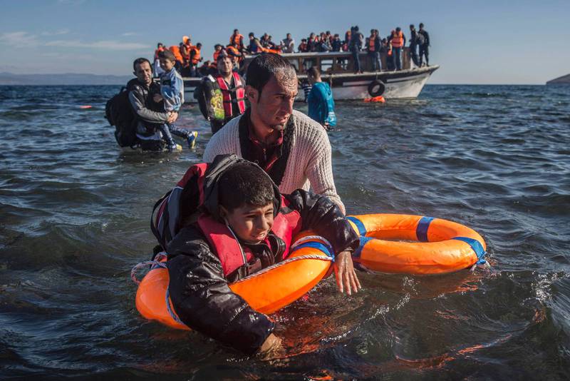 För att nå Europa har tusentals flyktingar från Mellanöstern försökt att ta sig över Medelhavet.