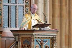 Ärkebiskop i storbråk med brittiska regeringen över migranter