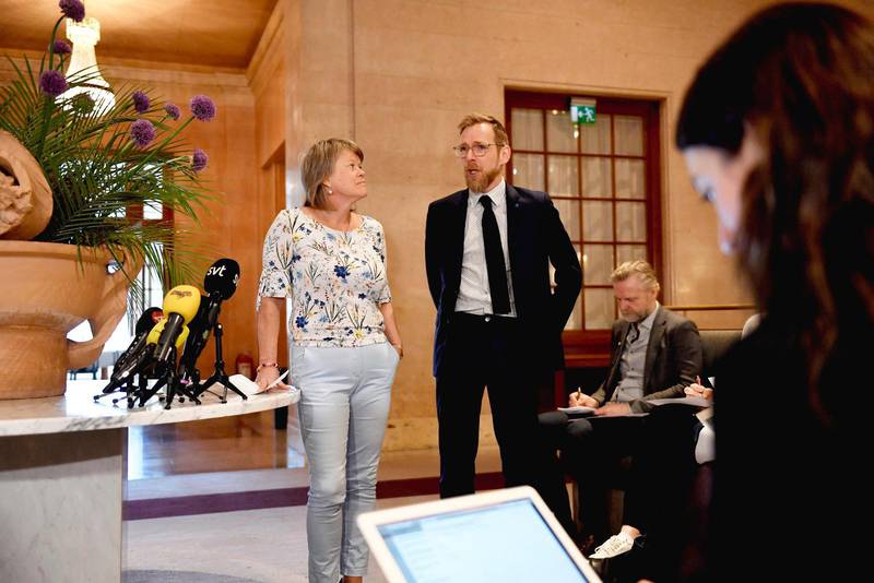 Ekonomisk-politiska talespersonerna Ulla Andersson och Jakob Forssmed
