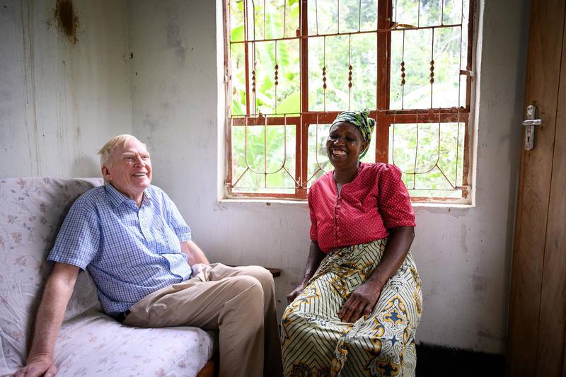 Mama Midlasta Mtui, 61 år, har varit blind sedan småskolan, då en ögonsjukdom tog hennes syn. Hon har klarat sig med hjälp av grannar och vänner, men huset hon bodde i var ett skjul. Genom medel från Missionsfonden har hon fått ett riktigt tegelhus med plåttak.