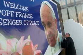Påven vandrar i folkmordets spår under sin Irakresa