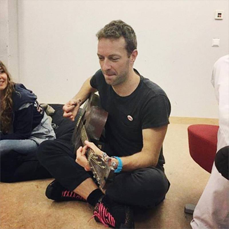 Chris Martin besökte barn och ungdomspsykiatrin i Göteborg mellan spelningarna med Coldplay.