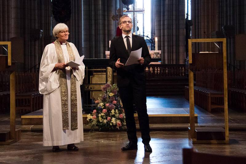Ärkebiskopen Antje Jackelen mötte pingstledaren Daniel Almi Uppsala domkyrka • Dialogpredikade om den kristna kyrkan som ett bygge