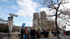 Decennier innan Notre-Dame är återställd