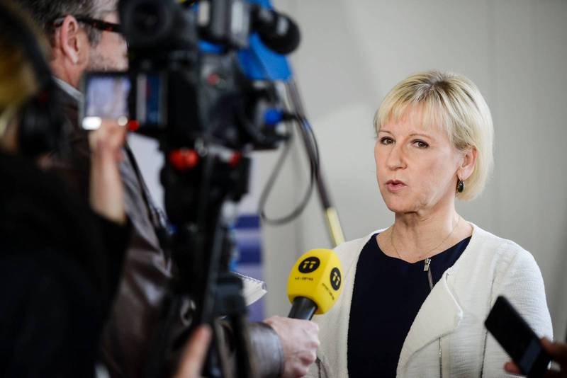 Margot Wallström (S) möter pressen på Utrikesdepartementet med anledning av relationerna till Saudiarabien. 