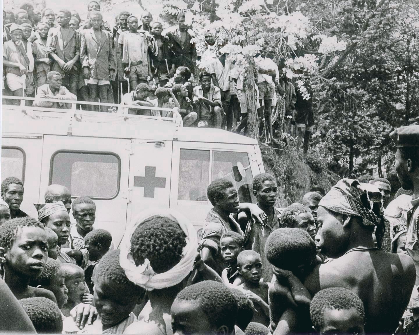 Missionens ambulans i Kivuprovinsen hjälper behövande i Bukavu. Bilden från den  20 April 1968.