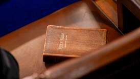 Bedragarna lurade - fick bibel i stället för pengar