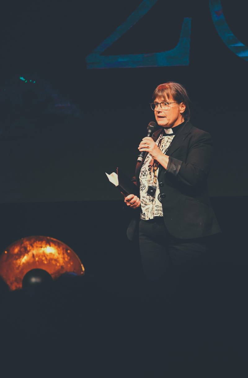 Karin Wiborn från Sveriges kristna råd gav en hälsning i konferensens inledning.