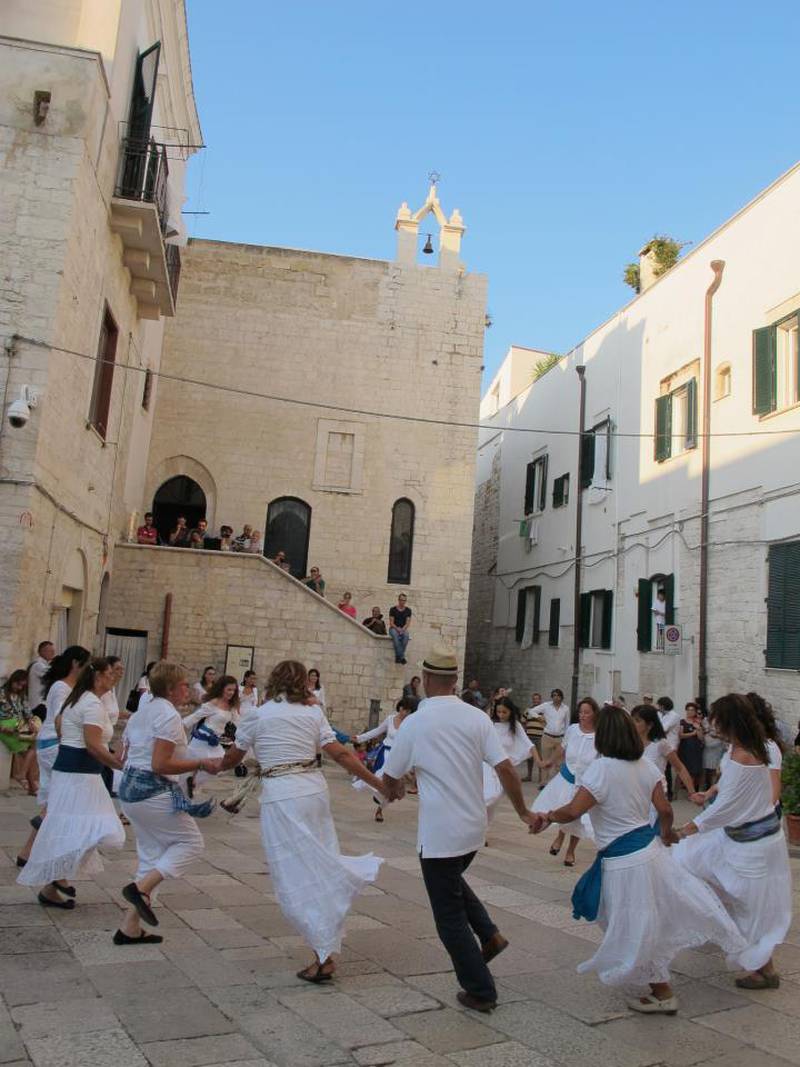 Den judiska kulturen är åter synlig i stadsbilden i Trani, strax intill Barletta. Under 700- och 800-talen var Trani ett viktigt judiskt center. En av de drivande i dagens judiska kulturliv i staden är Francesco Lotoro. 