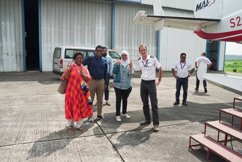 Dagens Jonatan Sverker har följt med missionsflygarnas arbete på plats i Bangladesh.