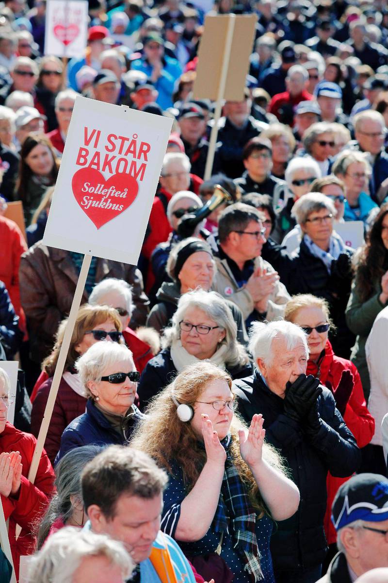 Kamp för vården. En demonstration hölls på torget i Härnösand förra året för en rättvis och jämlik vård då Sollefteå sjukhus riskerar att läggas som fullvärdigt akutsjukhus.