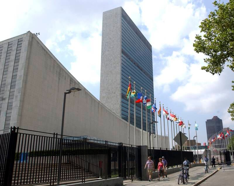 I FN-högkvarteret i New York samlas säkerhetsrådets medlemmar för överläggningar. 