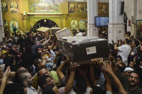Stor sorg bland Egyptens kristna efter kyrkbrand
