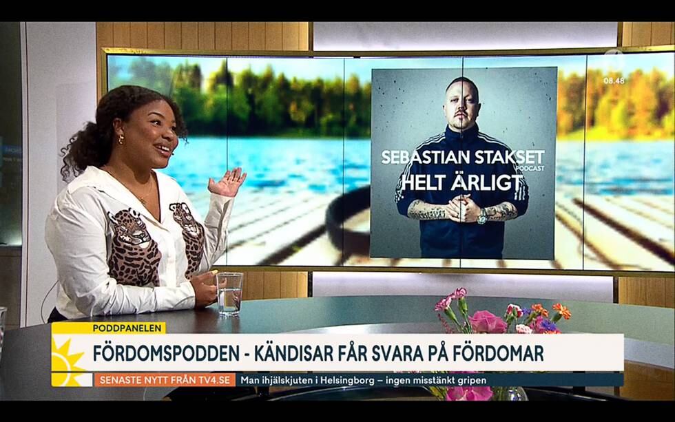 När TV4:s Nyhetsmorgon rankar de bästa intervjupoddarna hamnar Sebastians Staksets podd överst på listan.
– Ingen journalist skulle ställa så raka och ärliga frågor som han gör, säger Fanna Ndow Norrby i poddpanelen.
