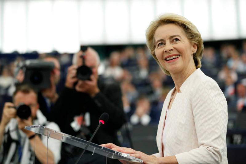 Ursula von der Leyen, EU-kommissionens nya ordförande, under sitt tal i Europaparlamentet på tisdagen. Den tyska kristdemokraten blir den första kvinnan på EU:s högsta post.