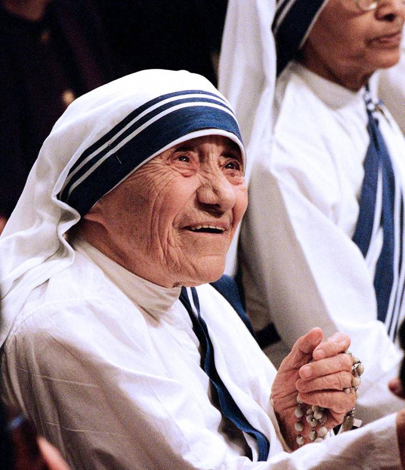 Helgonförklarade Moder Teresa.
