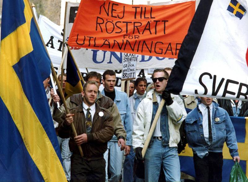 DÅ. Sverigedemokraterna demonstrerar 1991, då ett ytterst marginaliserat parti.