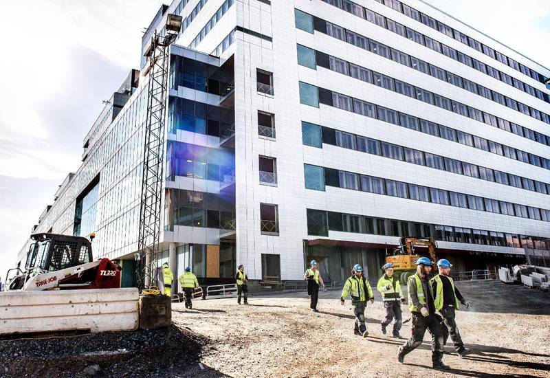 Karolinska universitetssjukhuset i Solna (bilden) hamnar på internationell lista över antisemitism.