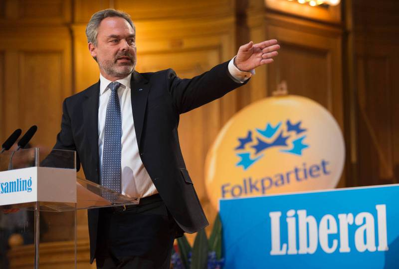 Liberalernas landsmöte gick åt ett annat håll i fråga om vigsel av samkönade par än vad partistyrelsen med Jan Björklund i spetsen hade önskat.