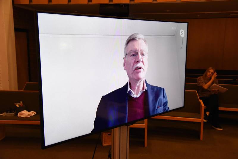 Pingsts ordförande Thomas Wilhelmsson var med live via Skype från sitt hem i Småland.