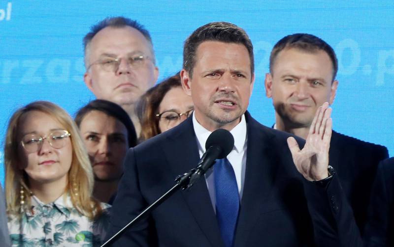 President Duda utmanas om makten av Rafal Trzaskowski (bilden).