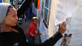 Tusentals hjälper andra i 67 minuter på Mandeladagen