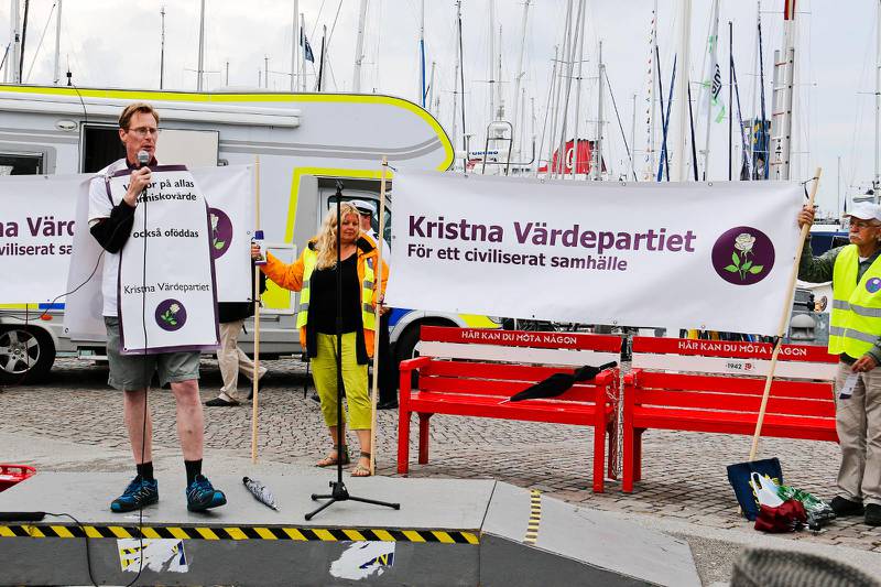 BRANDTAL. Mats Selander håller ett brandtal mot aborter under Almedalsveckan i Visby.