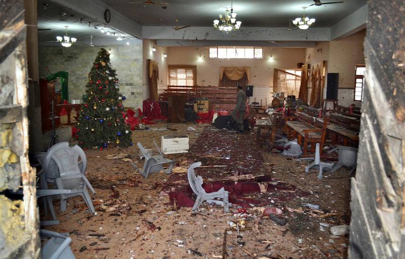 Förödelsen var stor efter självmordsattacken mot Metodistkyrkan i Pakistan.