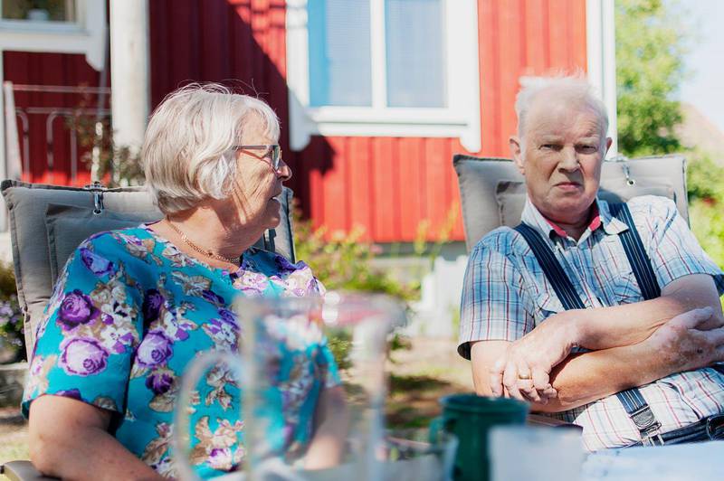 Lämnade Värmland. Hösten 1999 flyttade Inger och Ingvar Johansson från Kristinehamn till Ingvars barndomshem utanför Sala. En av anledningarna var att de ville komma närmare dottern Heléne Fossmo och hennes familj i Knutby.
