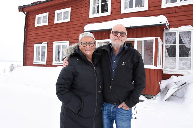 Astrid och Peter Lönn flyttade hem till byn och renoverade Astrids barndomshem när de blev pensionärer.