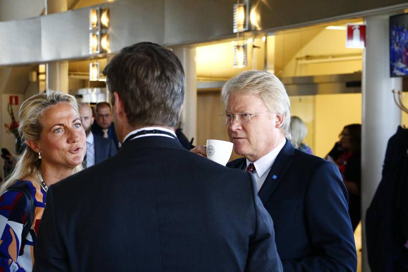Lars Adaktusson (KD) tar sina första steg som riksdagsledamot.