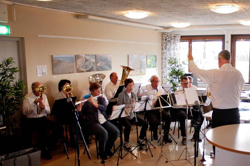 Orkestern samlas varannan torsdag för att öva och ha gemenskap. Medlemmarna kommer från olika kyrkor i Kalmar och har en blandad repertoar.