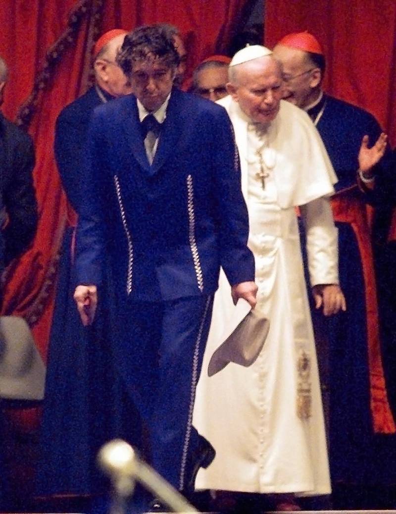 Dylan träffar påven Johannes Paulus i Rom 1997.