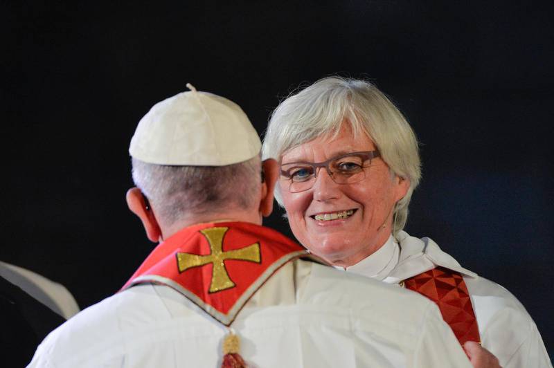 Antje Jackelén fick ta emot det första påvebesöket i Sverige sedan 1989. 