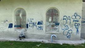 Boråskyrka vandaliserad med nazi-klotter