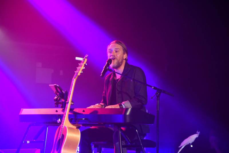 Michael Jeff Johnson begick sin Skärgårdssångsdebut redan första kvällen på årets festival.