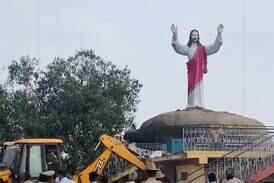 Kristusstaty revs i Indien - på regeringens order