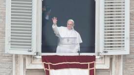 I dag mjukstartade påven med bön för 200 000 församlade