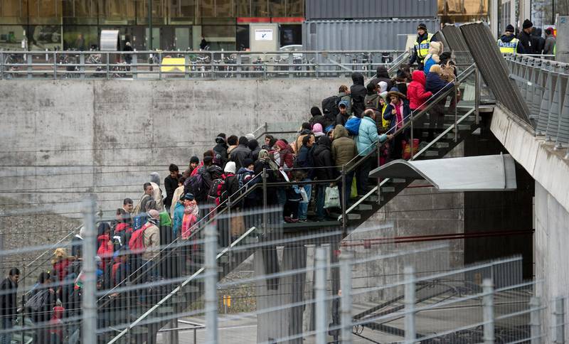 ID-kontroll. När de tillfälliga gränskontrollerna infördes 2015 ökade trycket vid tågstationerna i Malmöområdet.