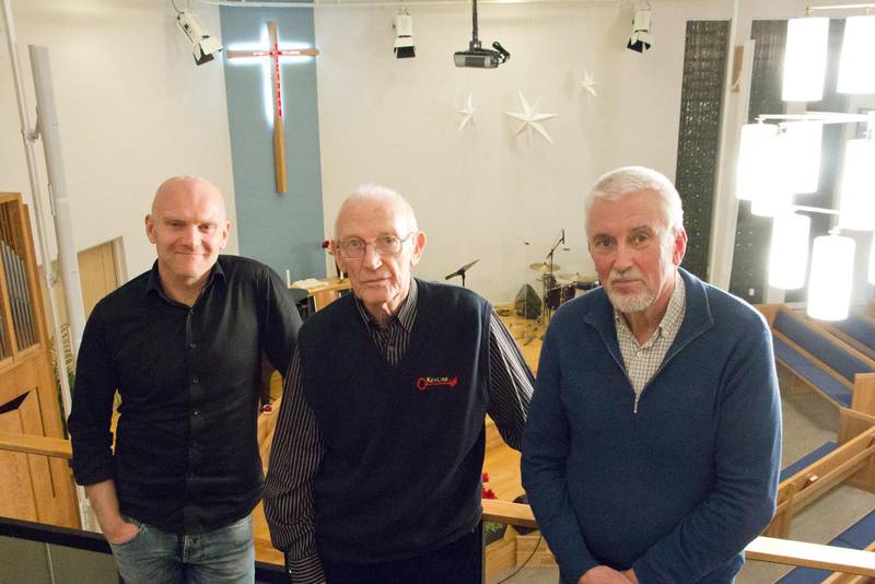 Christer Roshamn, Sven-Gunnar Österberg och Olof Rask är glada över att antalet medlemmar i Motala baptistförsamling växt stadigt de senaste åren.