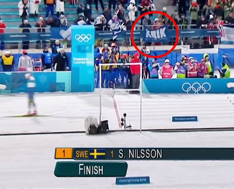 Krik-flaggan syntes i publikhavet när Stina Nilsson vann OS-guld i sprint. 
