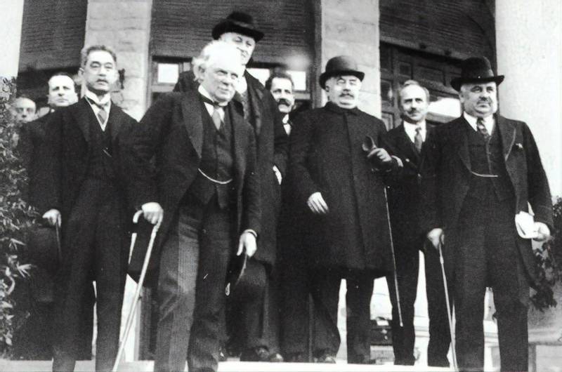 Delegaterna från första världskrigets segrarmakter vid San Remo-konferensen i Italien i april 1920.