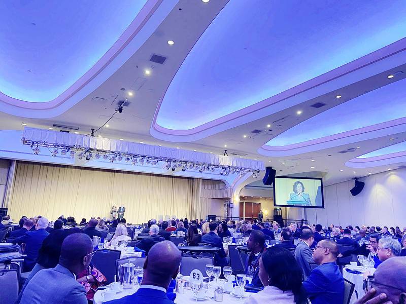 Deltagarna på bönefrukosten i Washington DC har ett gediget schema under dagarna med flera olika samlingar och seminarier. På onsdagen gick Internationella lunchen av stapeln, där bland andra Kenyas president Uhuru Kenyatta fanns med bland talarna.