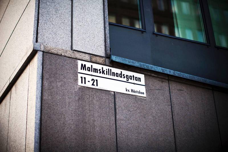 Enligt Elise Lindqvist är det allt färre sexarbetare på Malmskillnadsgatan nu och hon oroar sig för att de utsätter sig för ännu större risker i samband med pandemin.