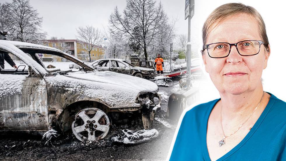 Under upploppet i Rinkeby för en vecka sedan stacks bilar i brand.